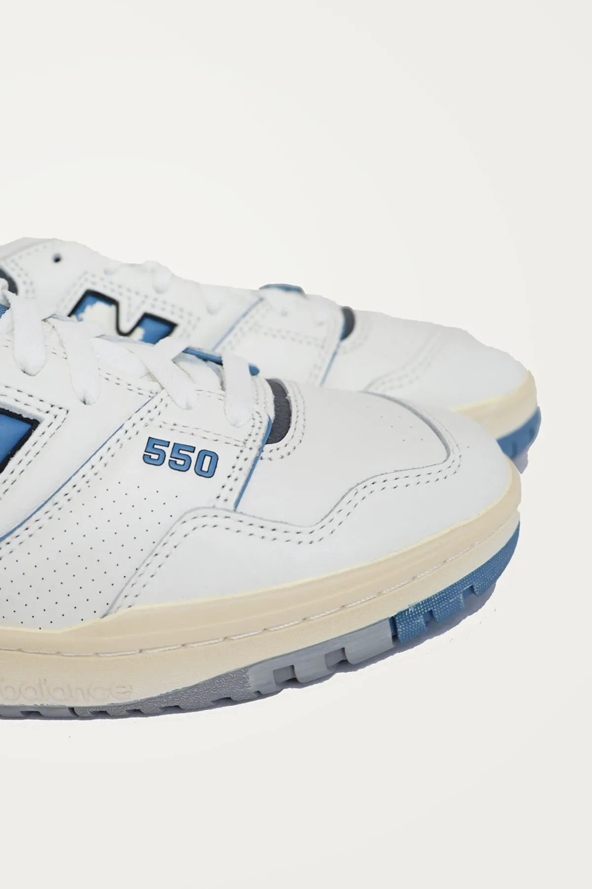 550 - Baby Blue/White Distressed