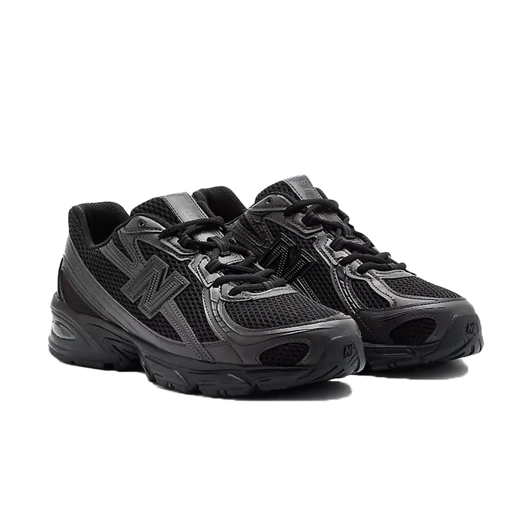 740 TRIPLE BLACK